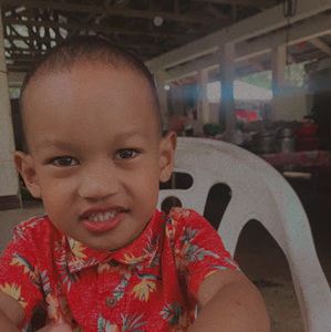 Meet your Posher, Emi